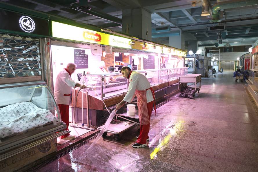 Zagreb: Zatvoreni dio tržnice Dolac niti danas ne radi