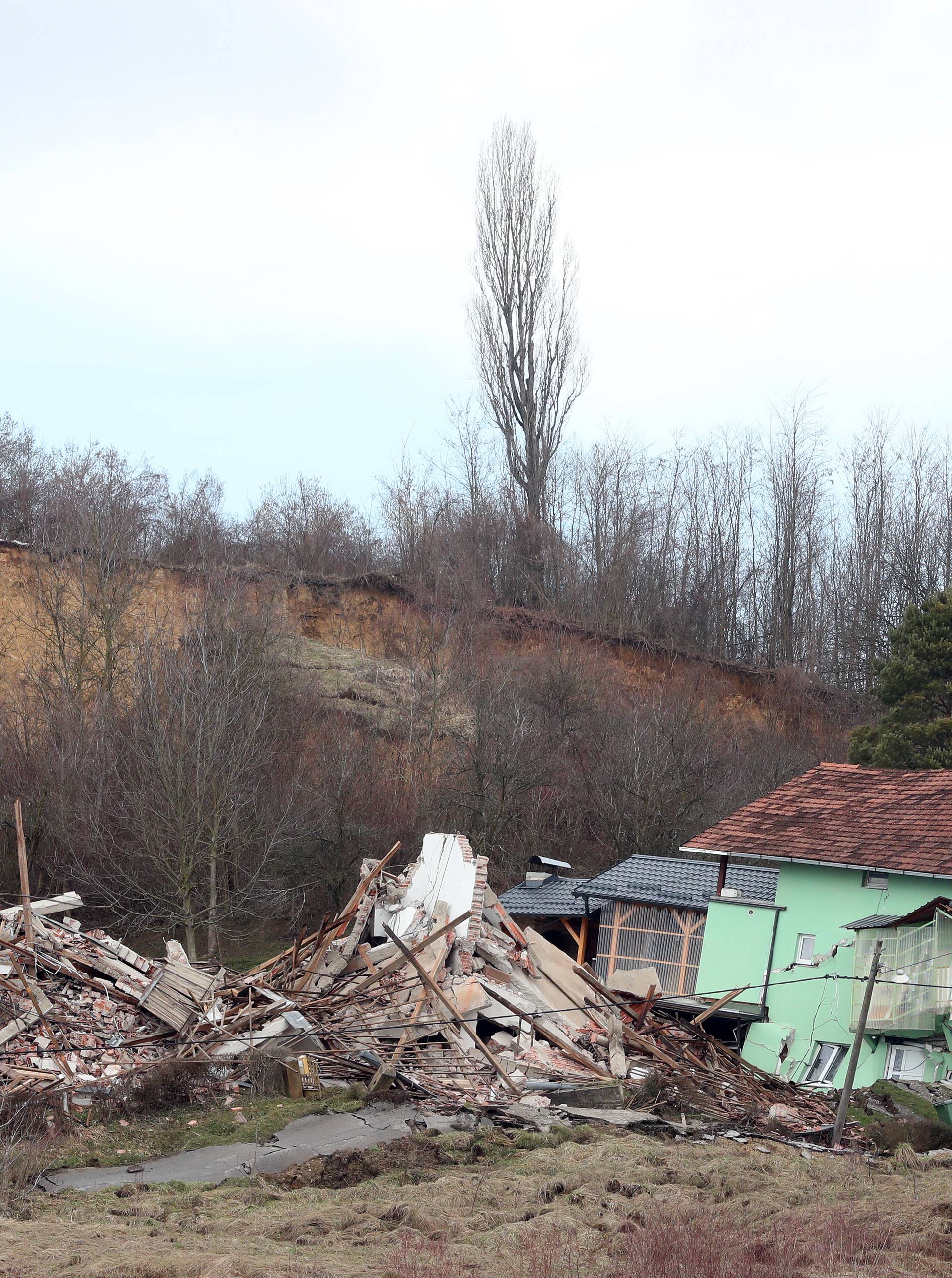 'Kuća se počela rušiti. Zaletio sam se i skočio s prvog kata...'