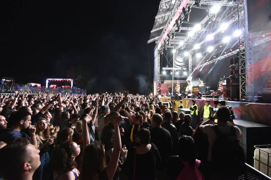 Prodigy i Fatboy Slim obilazili  restorane i zaigrali nogomet