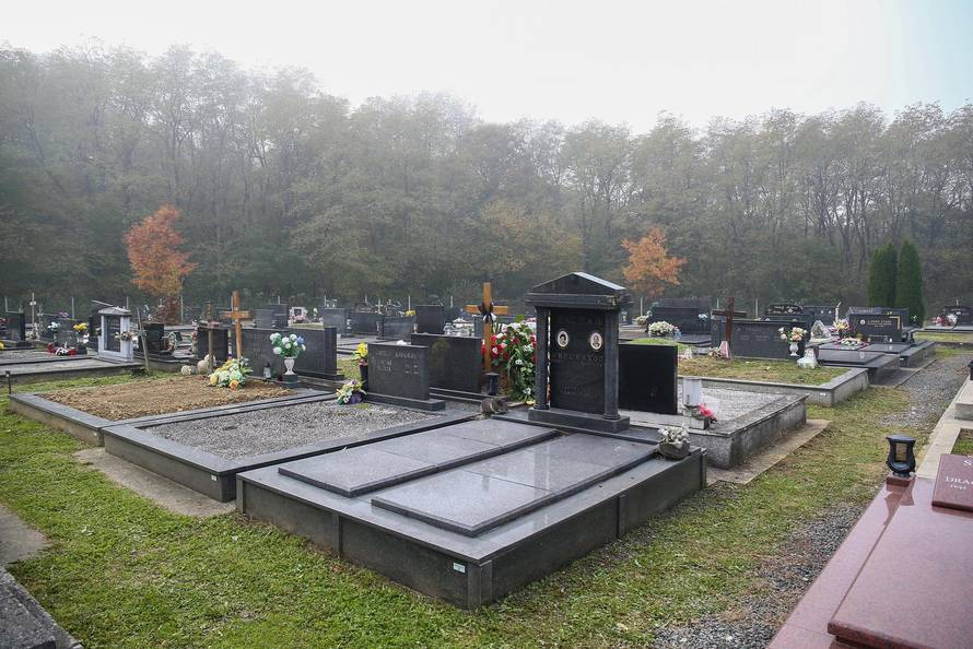 Reportaža iz Petrinje i GLine o pripremama za blagdan Svih svetih