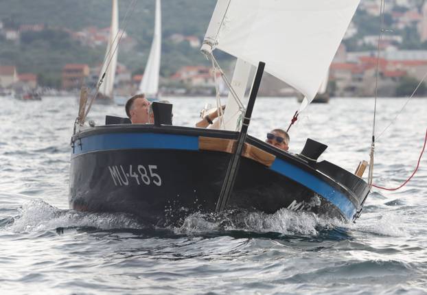 FOTO Čuvari stoljetne tradicije: Drveni brodovi utrkivali se na 'Regati za dušu i tilo' u Betini