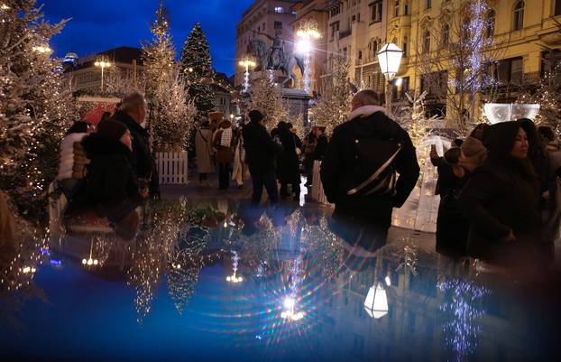 Zagreb: Zagrebački Advent na Trgu bana Jelačića