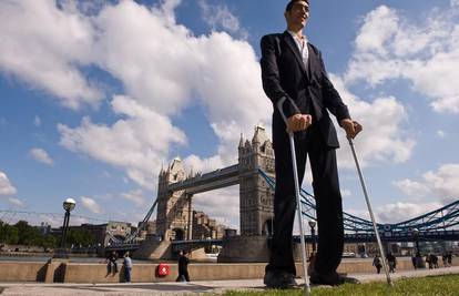 Najviši čovjek na svijetu želi pronaći bolju polovicu