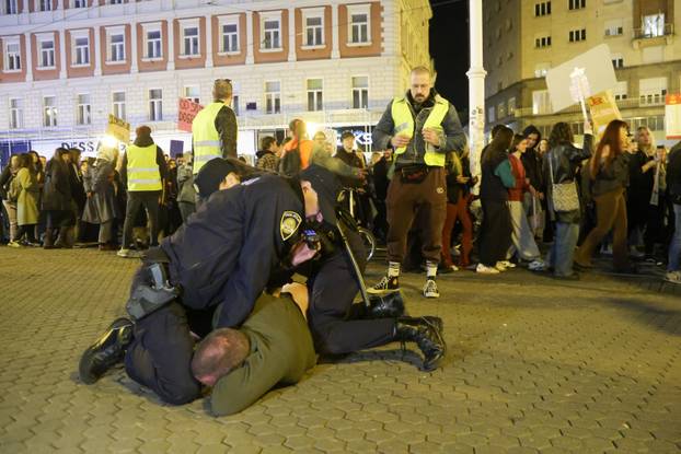 Zagreb: Policija uhitila muškarca koji je verbalno napao sudionike Noćnog marša