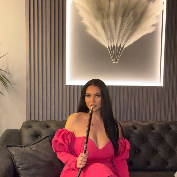 FOTO I ona sanja put u Ameriku! Sarajevska novinarka osvojila Wales, privela Štimca i Henryja