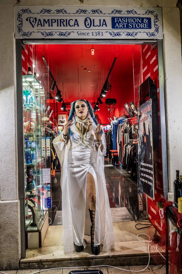 Split: Otvorenje “Vampirica Olja Museuma”