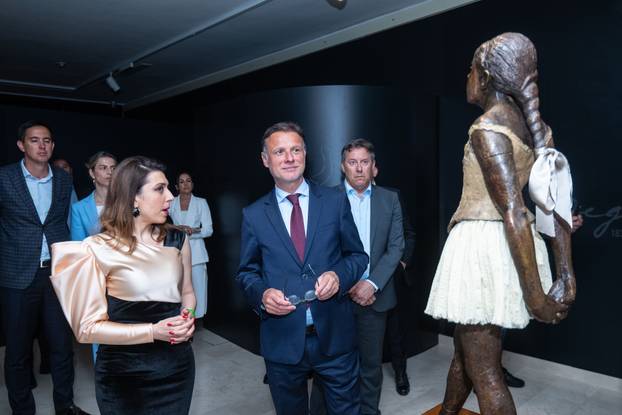 Zagreb: Svečno otvorena izložba "Od boemstva do vječnosti“, sa stotinjak umjetničkih djela iz mostarske galerije The Hub of Fine Art