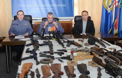 Akcija sisačke policije: Oduzeli 25 pušaka i pištolja i streljivo