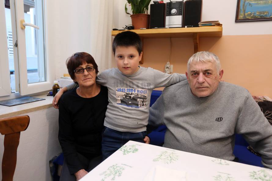 Ostao bez majke i seke: 'Hvala svima koji su pomogli Mihaelu'
