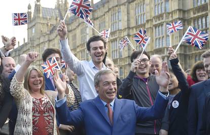 Farageova Stranka Brexit na vrhu EU izbora u Britaniji