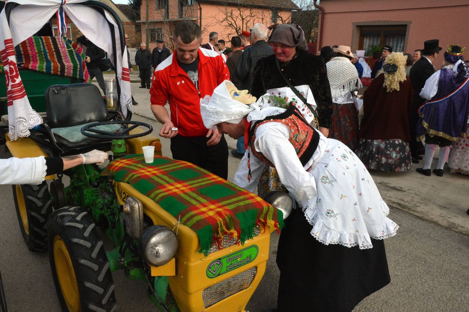 Donja Bebrina: Bebrinski karneval jedna je od najveselijih karnevalskih manifestacija u Slavoniji