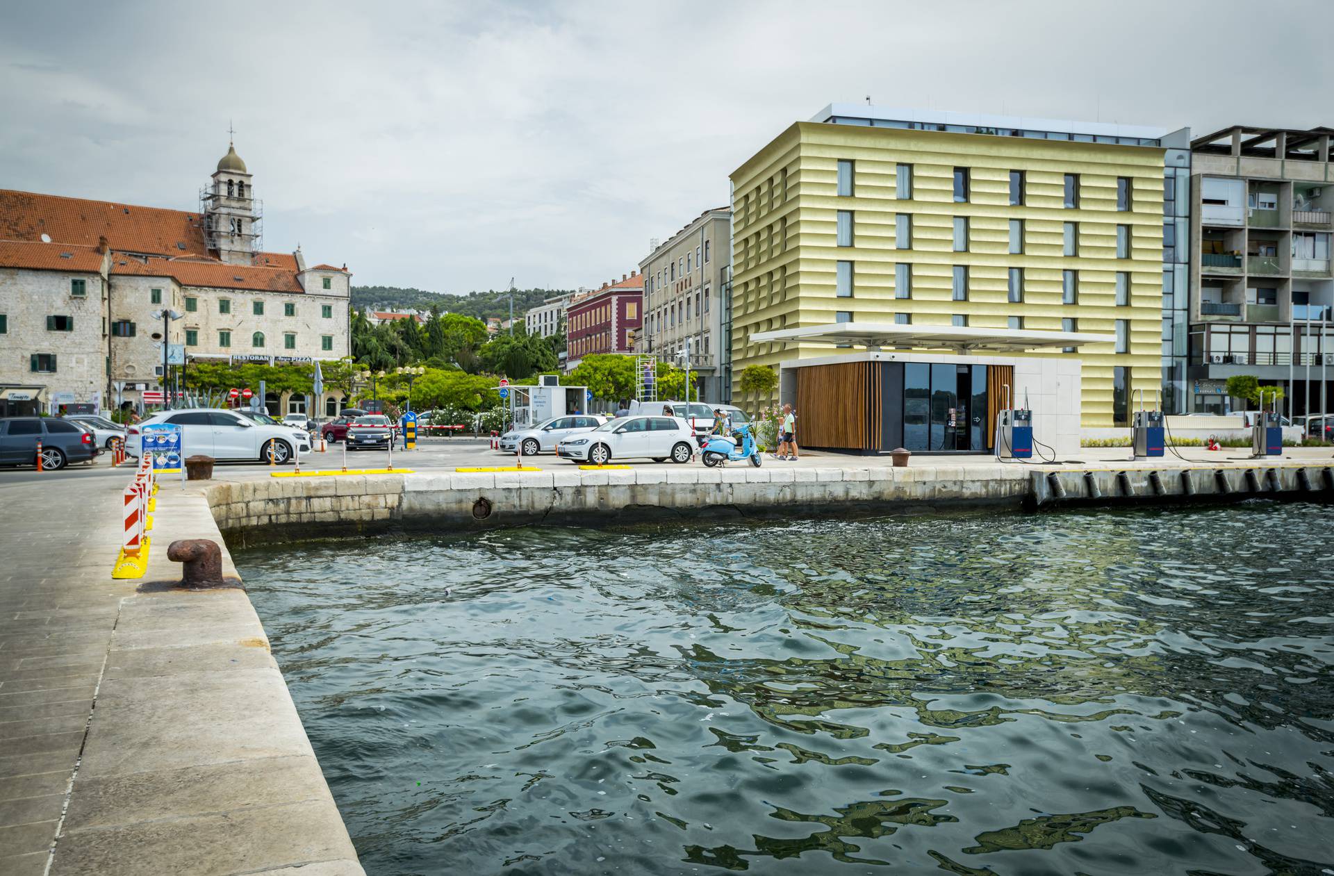 Sibenik, 10.08.2021 - Novouredjena benzinska crpka Ine na rivi u centru grada