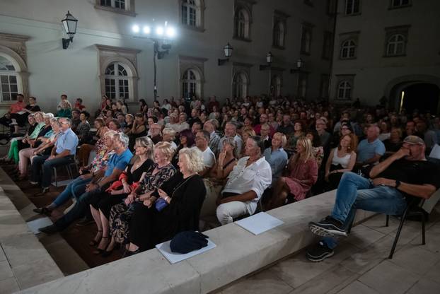Zagreb: Stjepan Jimmy Stanić održao je koncert u Klovićevim dvorima