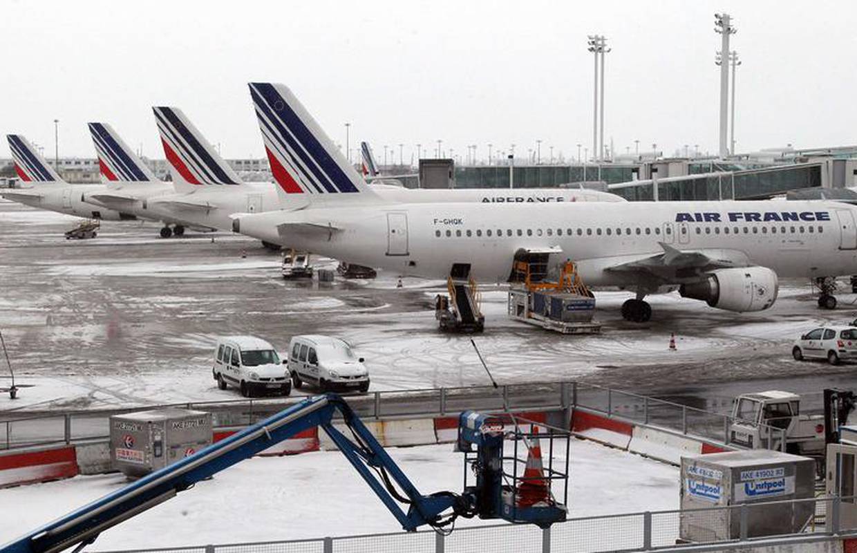 Strava na pariškom aerodromu: Pronašli mrtvo dijete u avionu
