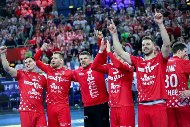 Zagreb: Slavlje rukometaša Hrvatske nakon pobjede nad Francuskom i prolaska u finale Svjetskog prvenstva