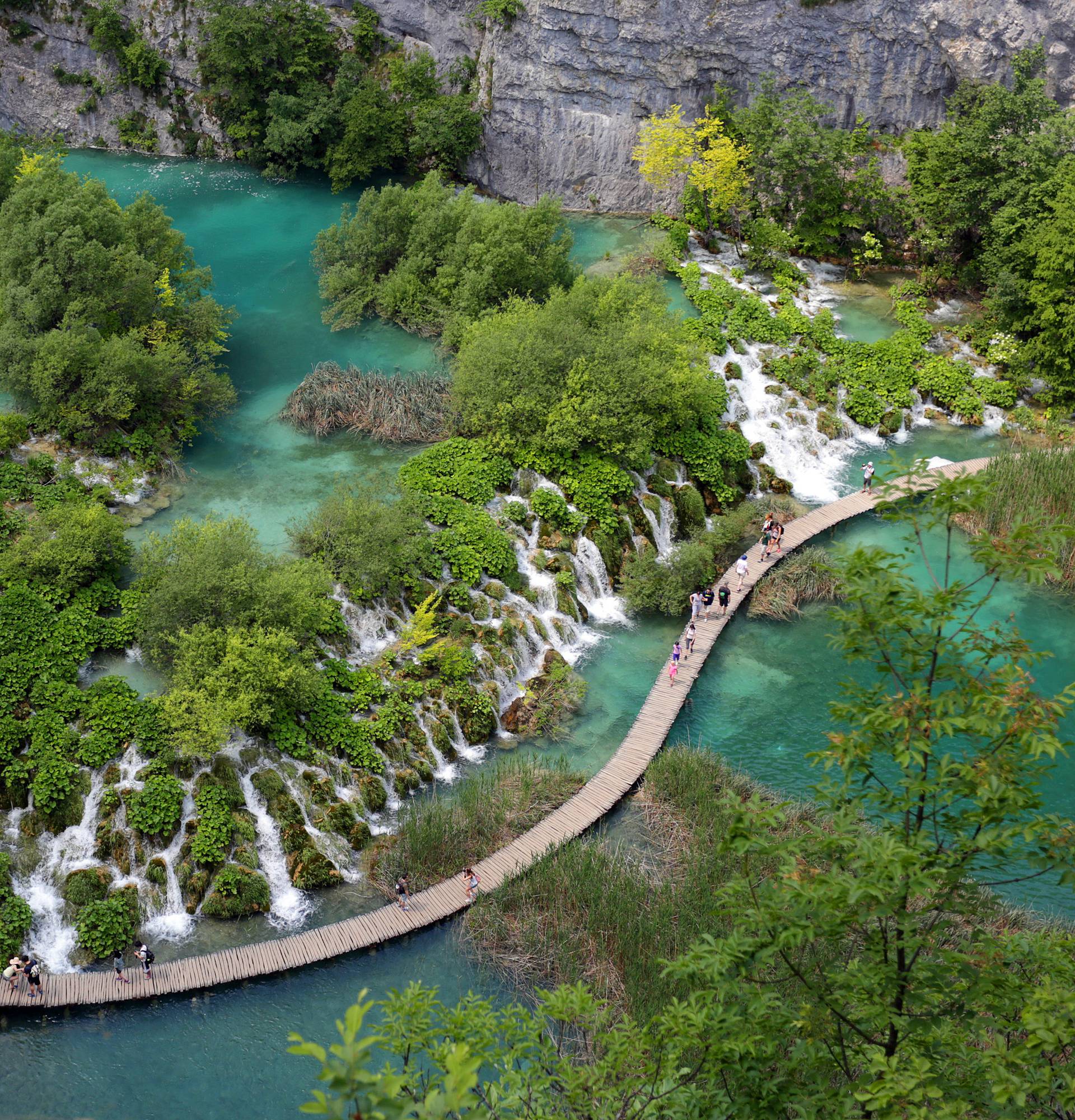 Plitvice su pune fekalija: Kako smo uništili naše čudo prirode?