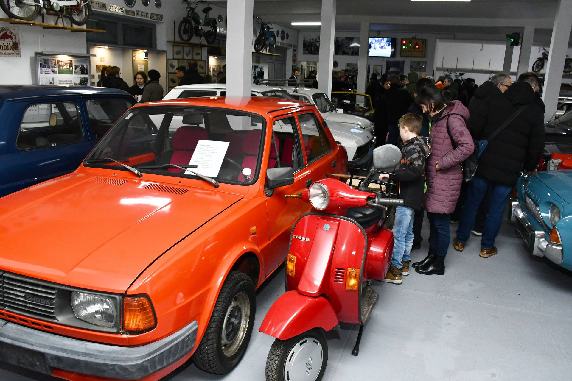 VIDEO Jedinstvena izložba u Novoj Gradiški: 'Naši Oldtimeri najviše zanimaju djecu!'