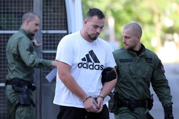 Pula: Privođenje osumnjičenih za napad na slovenske turiste u Umagu