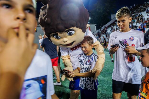 Split: Igrači Hajduka posjetili su Torciida kup