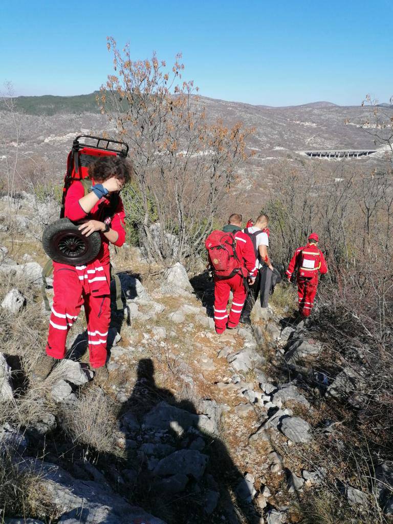 HGSS ima pune ruke posla: spasili su planinara na Biokovu i planinarku na Kamešnici