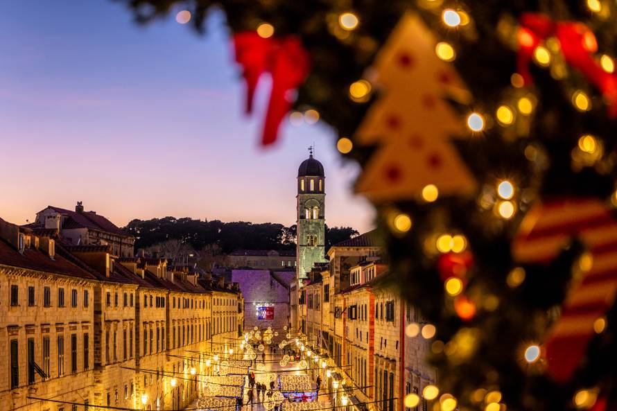 Svjetlost, pjesma i more radosti – advent u Dubrovniku
