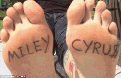 Vanilla Ice podržava Miley: Na stopalima ispisao njezino ime
