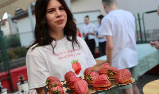 U Vrgorcu su se jele jagode na sve načine, a bilo je i koktela