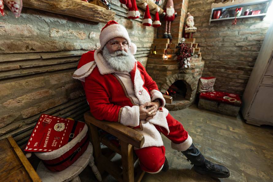 U jednoj kući u Čepinu božićna čarolija postaje stvarnost, a za sve su zaslužni Djedica Željko i Baka Mrazica Zdenka
