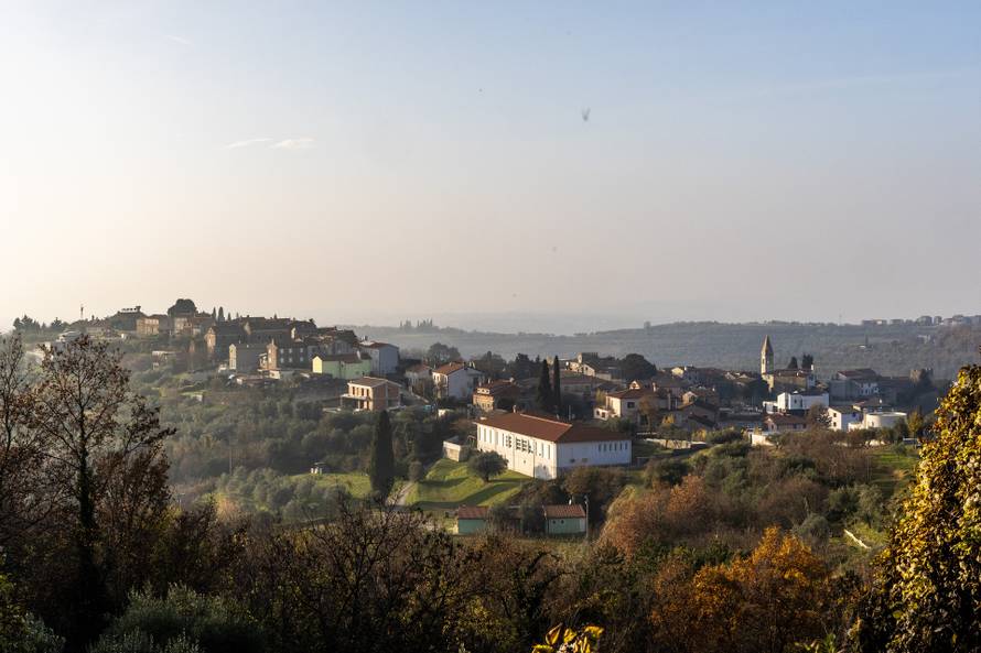 Kuća Ivane i Mile Kekina u Momjanu u blizini Buja