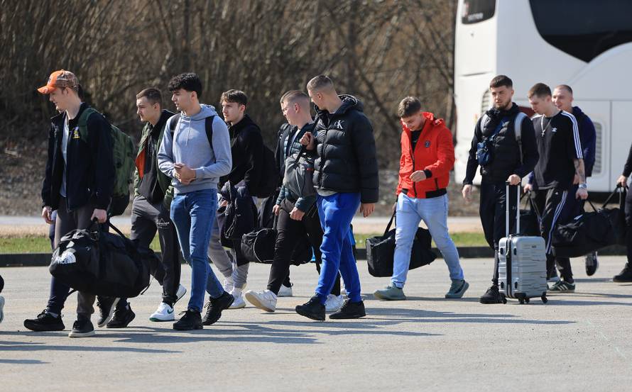 Ministar Anušić i general Kundid na prvom danu TVO-a na Slunju