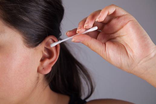 Kako se riješiti voska iz ušiju i spriječiti njegovo nakupljanje