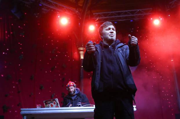 Karlovac: Nastup Ede Maajke na adventu