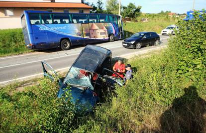 V. Gorica: U sudaru autobusa i Renaulta ozlijeđene dvije žene