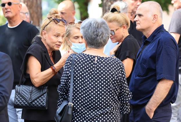 Zagreb: Posljednji ispraćaj Luce Mamić, majke Stojana, Zdravka i Zorana Mamića