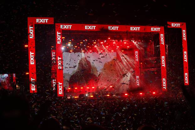 Novi Sad: Ki&scaron;a konfeta i svjetlosna instalacija ozna&ccaron;ili su otvorenje Exit festival 2024.
