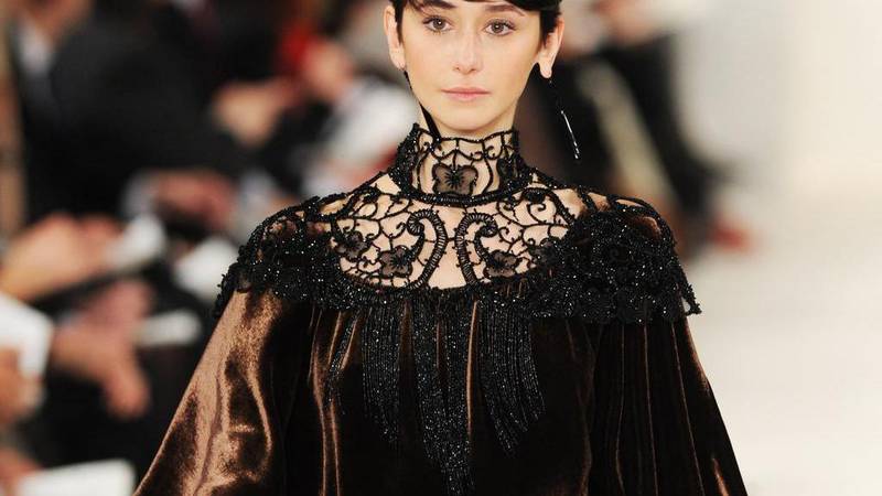 Baršun kao ultimativni party tekstil - nosio se od kraljevskih dvorova do plesnog podija