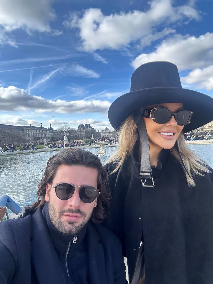 FOTO Pogledajte u čemu se nakon romantičnog vikenda u Parizu s Majom vozio Šime Elez