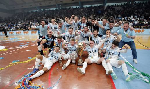 FOTO I Mi&scaron;kovi&cacute; je zapjevao. Pogledajte ludnicu na Trsatu u spektakularnom finalu Kupa