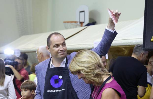 Drniš: Otvoren 9. me?unarodni festival pršuta