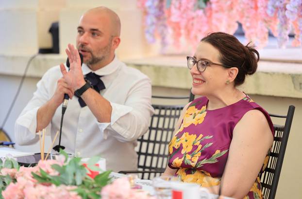 Zagreb: Promocija knjiga iz serijala Bridgerton i susret s autoricom Juliom Quinn