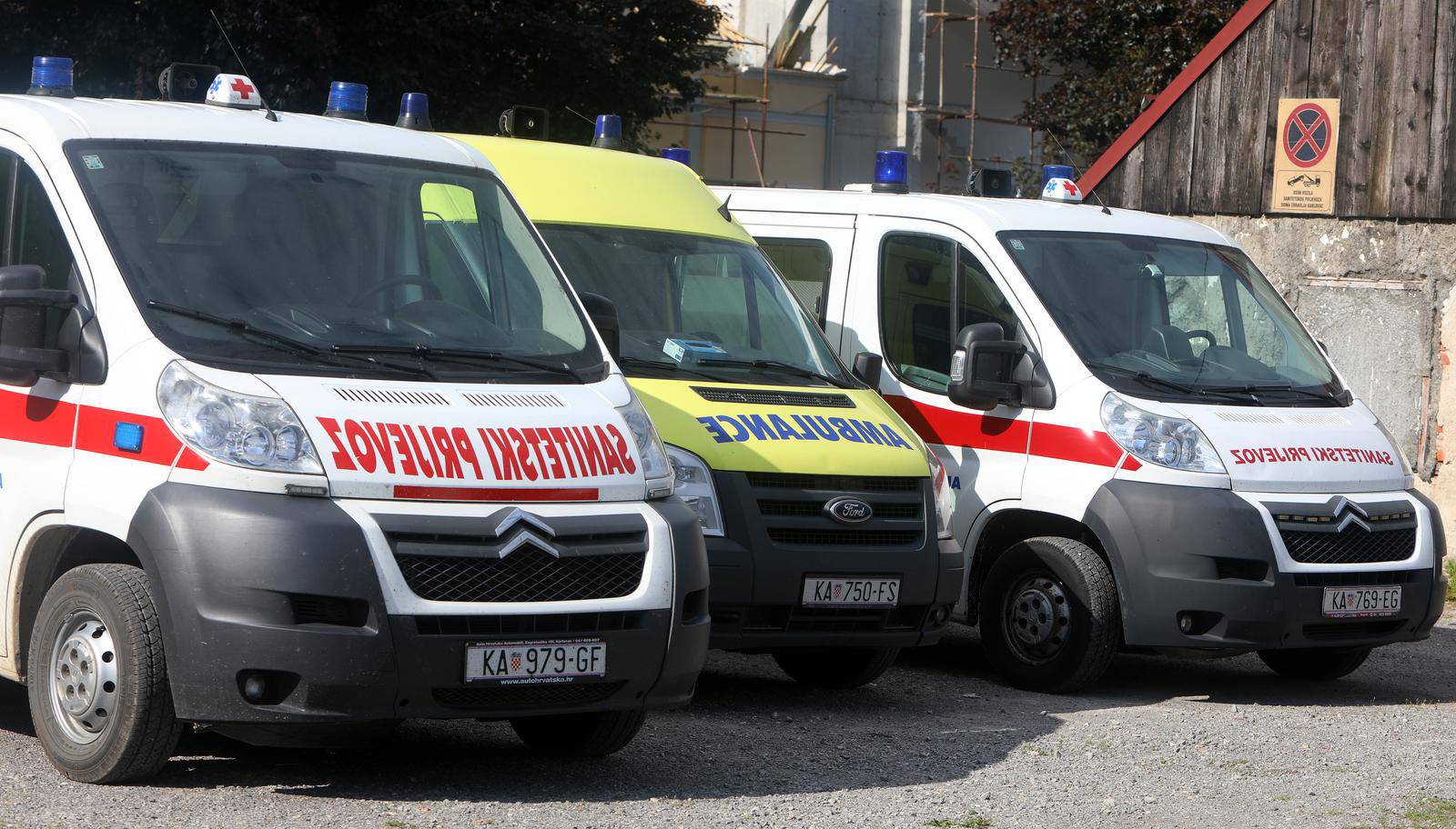 Karlovac: Vozila sanitetskog prijevoza stoje dok su djetalnici u štrajku