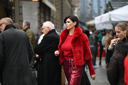 FOTO Badnjak na špici: Stigla je Anica Kovač, Saša Kopljar i kći, a 'pala' je neobična kombinacija