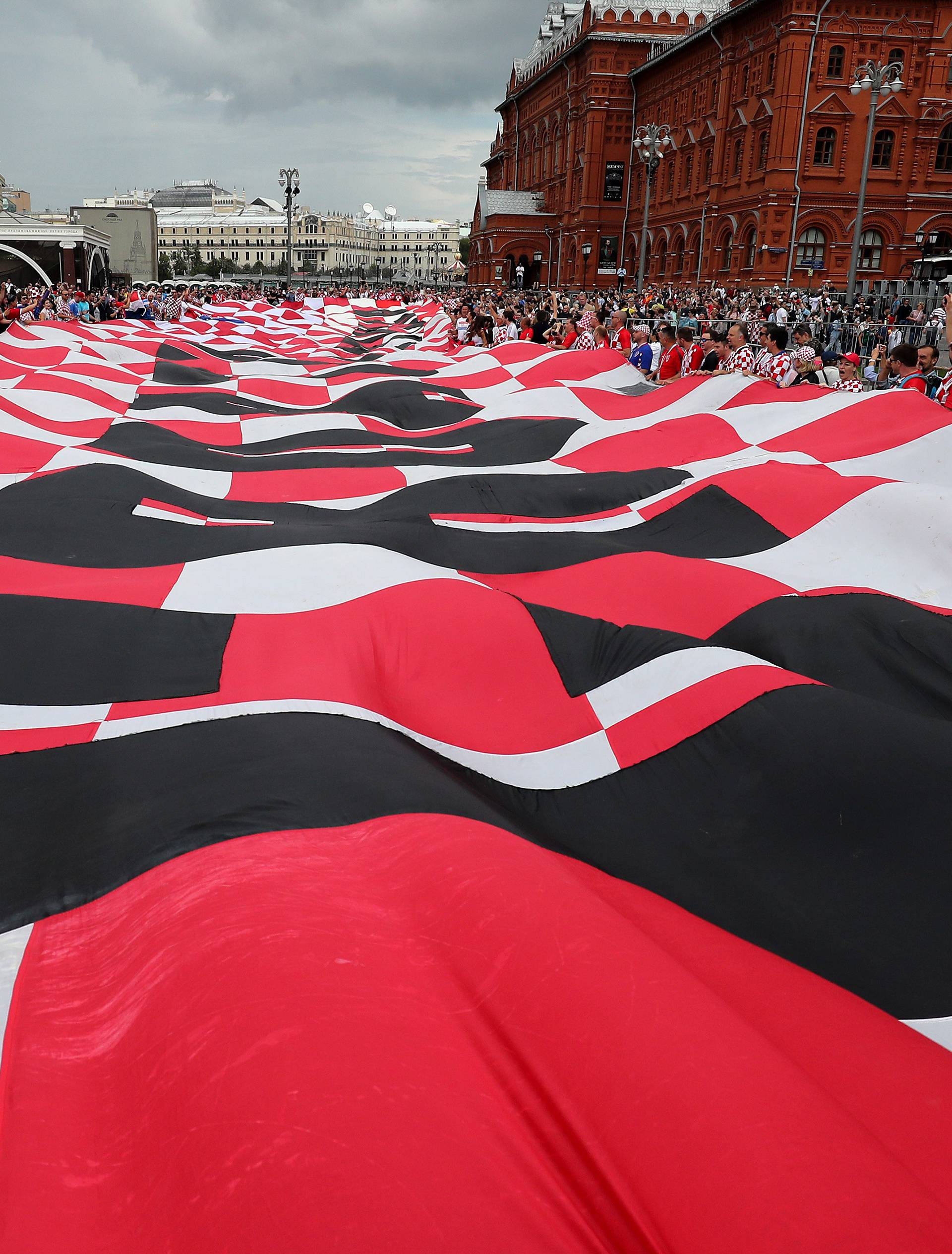 'Crven-bijeli' trg u Moskvi: Za Hrvate navijao i Steven Seagal
