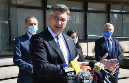 Premijer u Koprivnici o infrastrukturnim projektima. Posjetio je i  Podravku