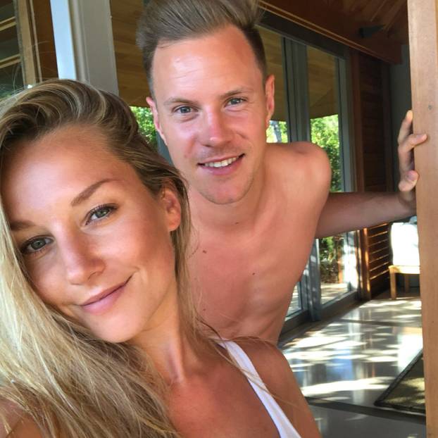 FOTO Ljubavni krah Barcelonine zvijezde: Supruga ga varala s trenerom?! Odselio se u hotel