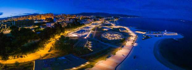 Noćne fotografije novouređenog Žnjanskog platoa