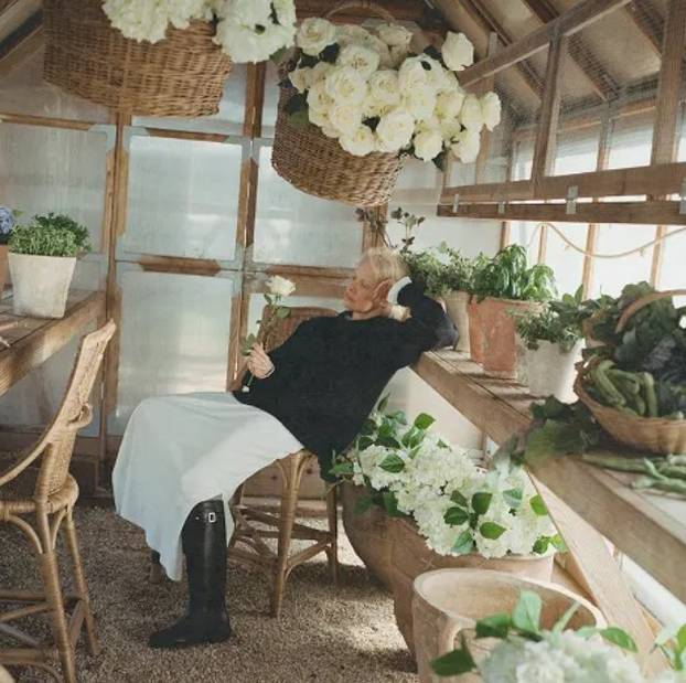 FOTO Nostalgija je bila ključ: Ovo je namještaj koji potpisuje glumica Pamela Anderson