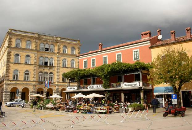 Labin: Oskarovac Eddie Redmayne na snimanju Netflixove serije "Šakalov dan" 