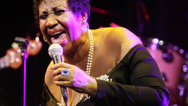R&B legend Aretha Franklin reportedly gravely ill and surrounded by family in the hospital **FILE PHOTOS**