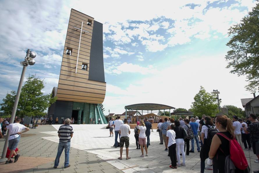 Aljmaš: Svetište Gospe od Utočišta zbog koronavirusa posjetilo manje ljudi nego prijašnjih godina